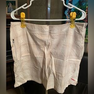 Avia skort.  Cream with tan. Size L.  Excellent condition.